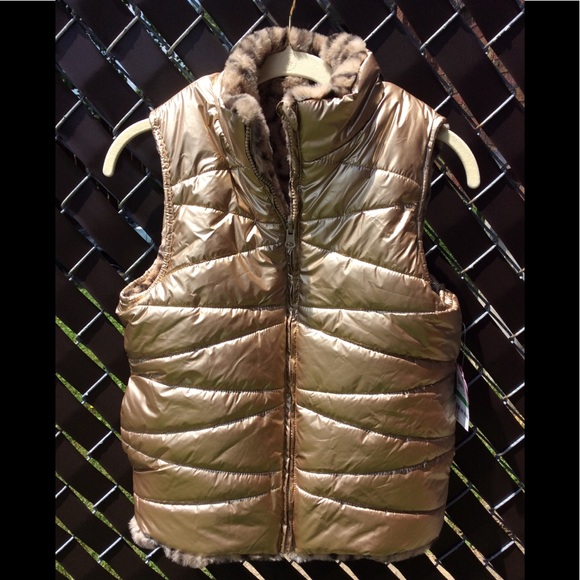 Epic Threads Other - NWT KIDS GOLD/FAUX FUR REVERSIBLE PUFFER VEST SZ L